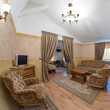 Hotel - Bar Grafaite Шяуляй Екстер'єр фото