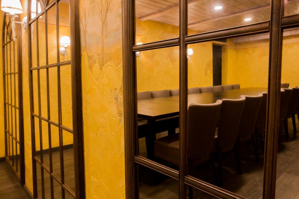 Hotel - Bar Grafaite Шяуляй Екстер'єр фото