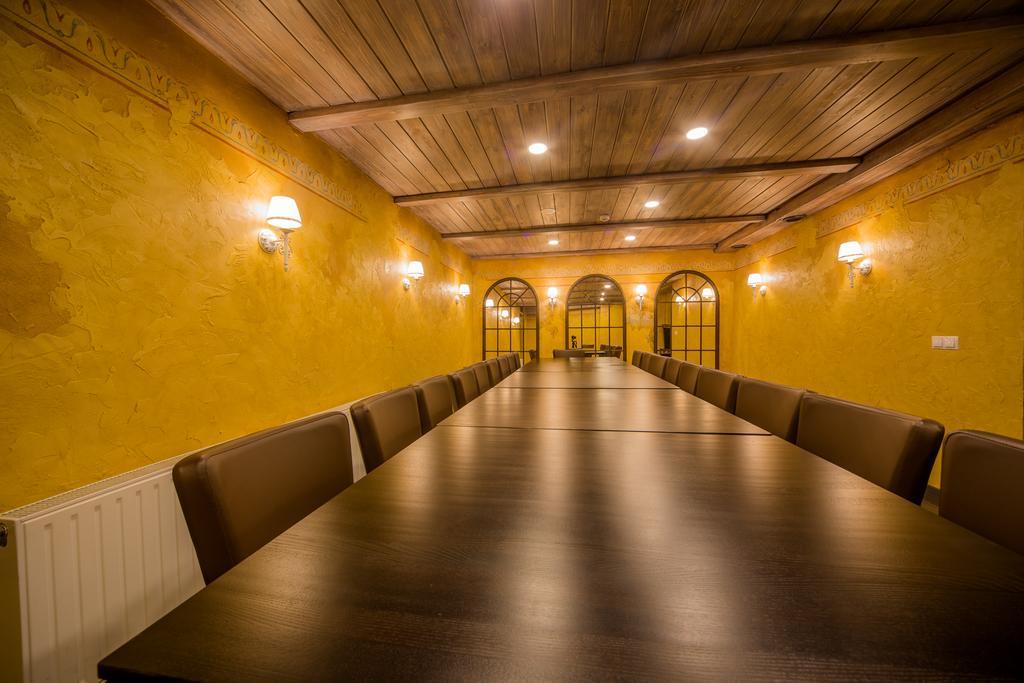 Hotel - Bar Grafaite Шяуляй Екстер'єр фото