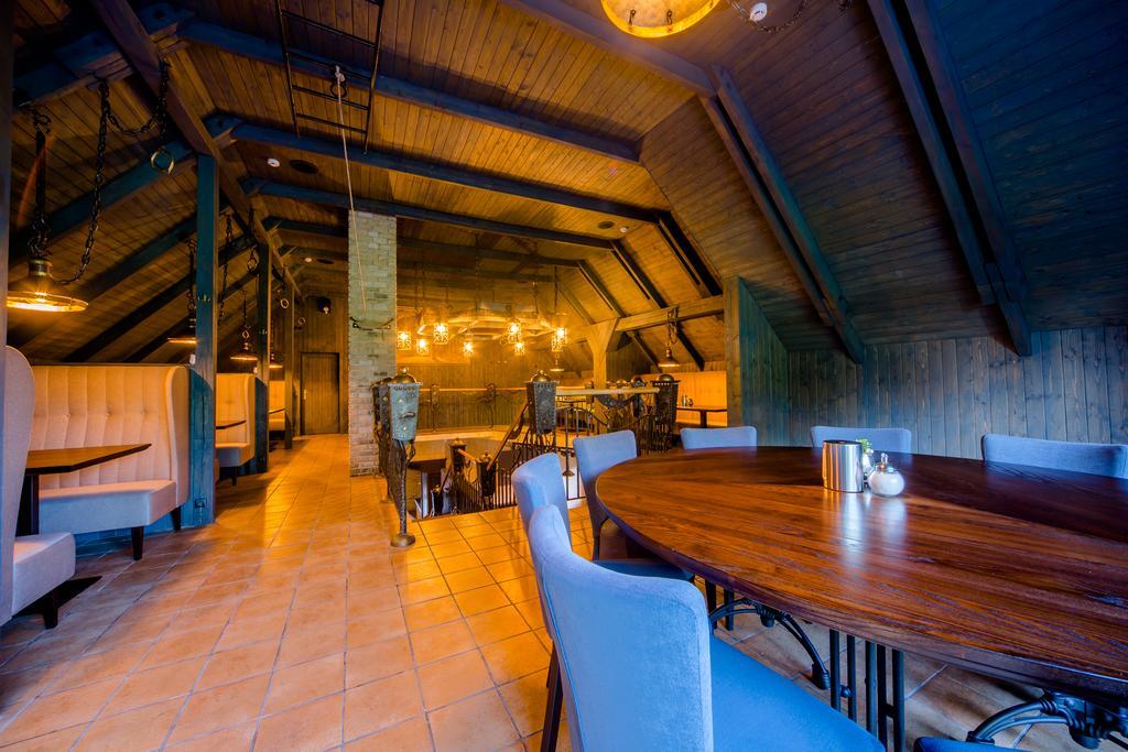 Hotel - Bar Grafaite Шяуляй Екстер'єр фото